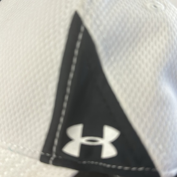 Under Armour Bound Trainer Stretchfit Cap Size Medium - Picture 4 of 6